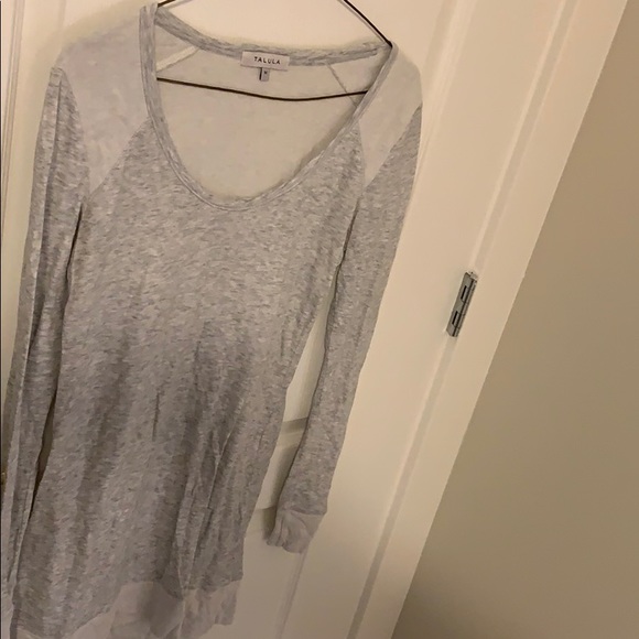 🌼4 for 20$ Talula long sleeve top - Picture 3 of 3